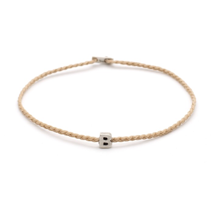 Βραχιόλι "B - Μονόγραμμα" Βραχιόλι "B - Μονόγραμμα"