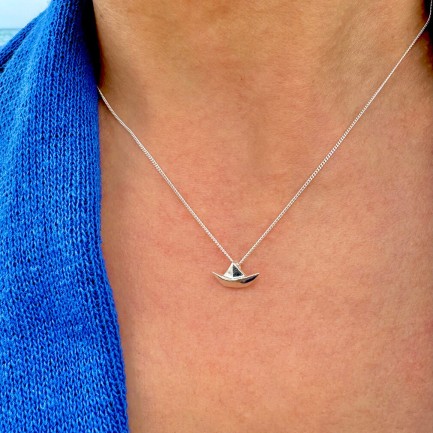 Necklace "My Little Boat CH"