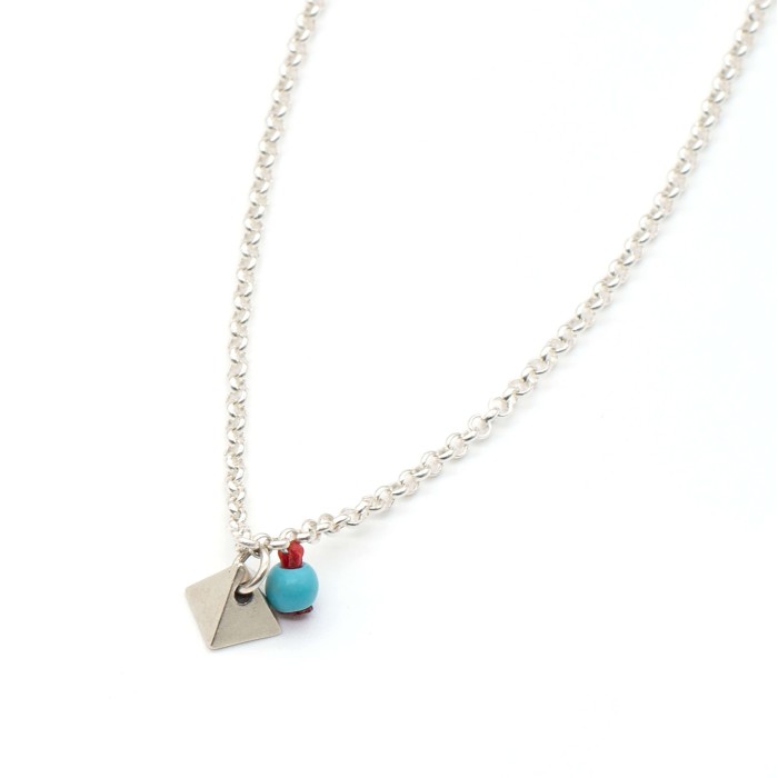Necklace "Minimal Pyramis X CH"