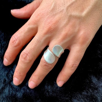 Δαχτυλίδι "Αγκαλιές"